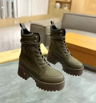 Laureate Platfomm Desert Boot