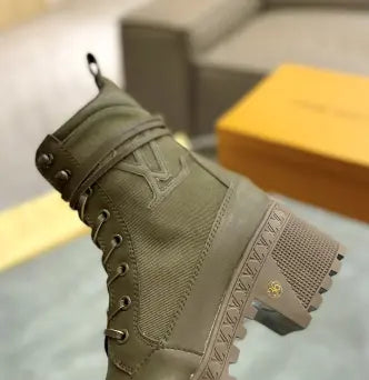 Laureate Platfomm Desert Boot