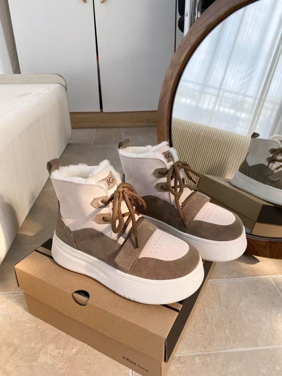 Thick-soled high-top casual sneakers