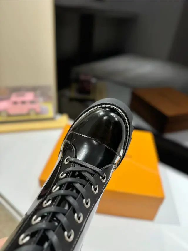 Glazed Calfskin Star Trail AnkleBoots