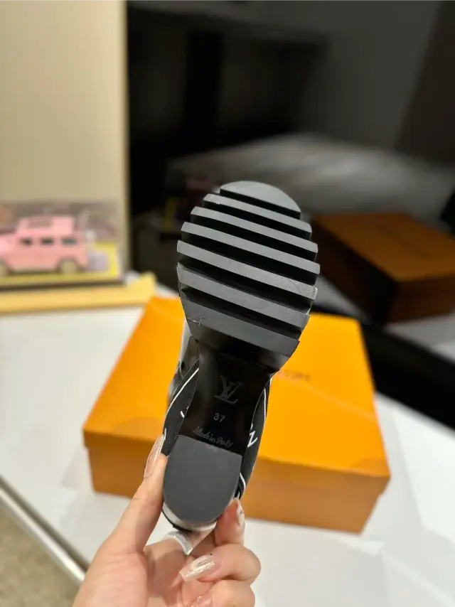 Glazed Calfskin Star Trail AnkleBoots