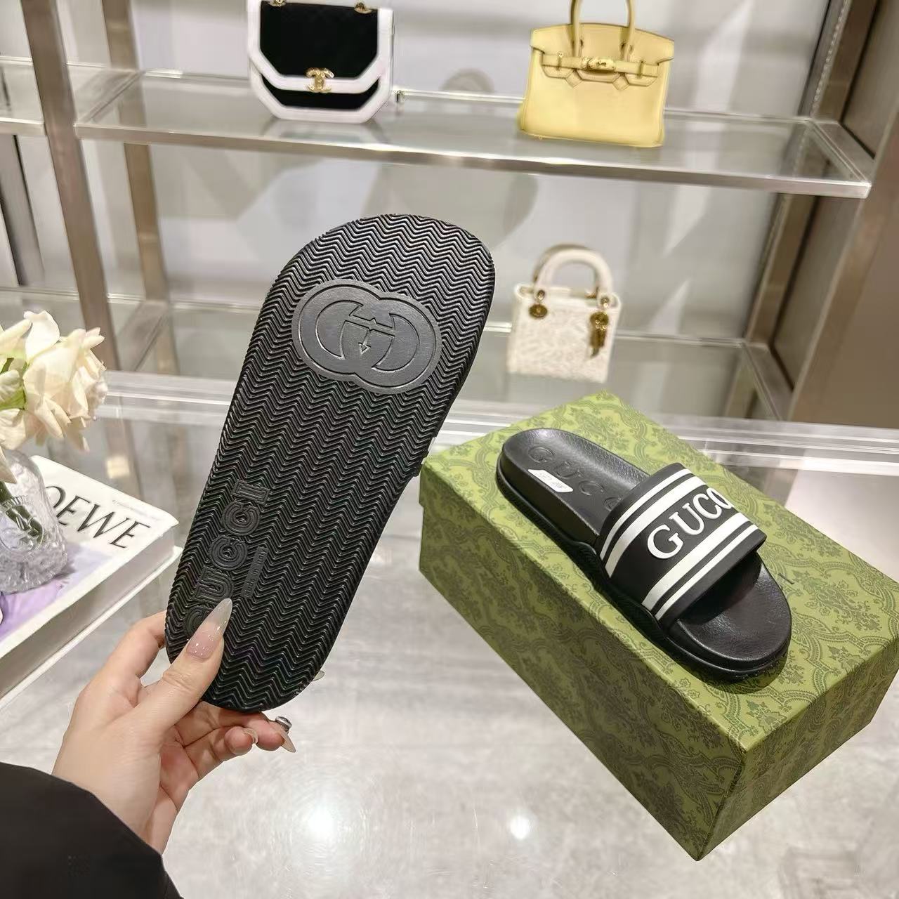 Printed lettering flat slippers