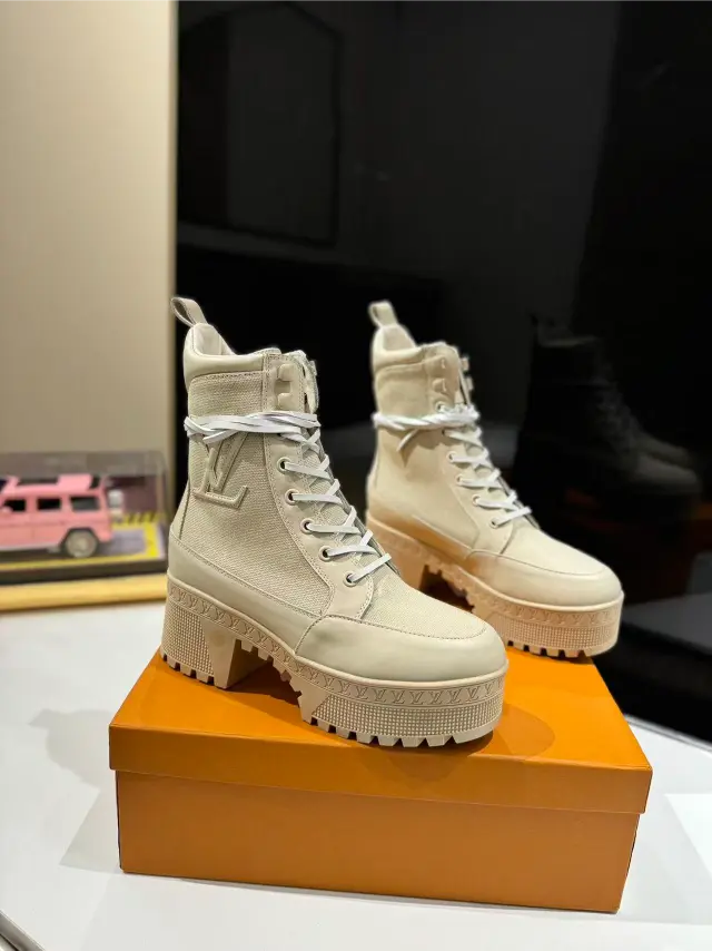 Laureate Platform Desert Boot