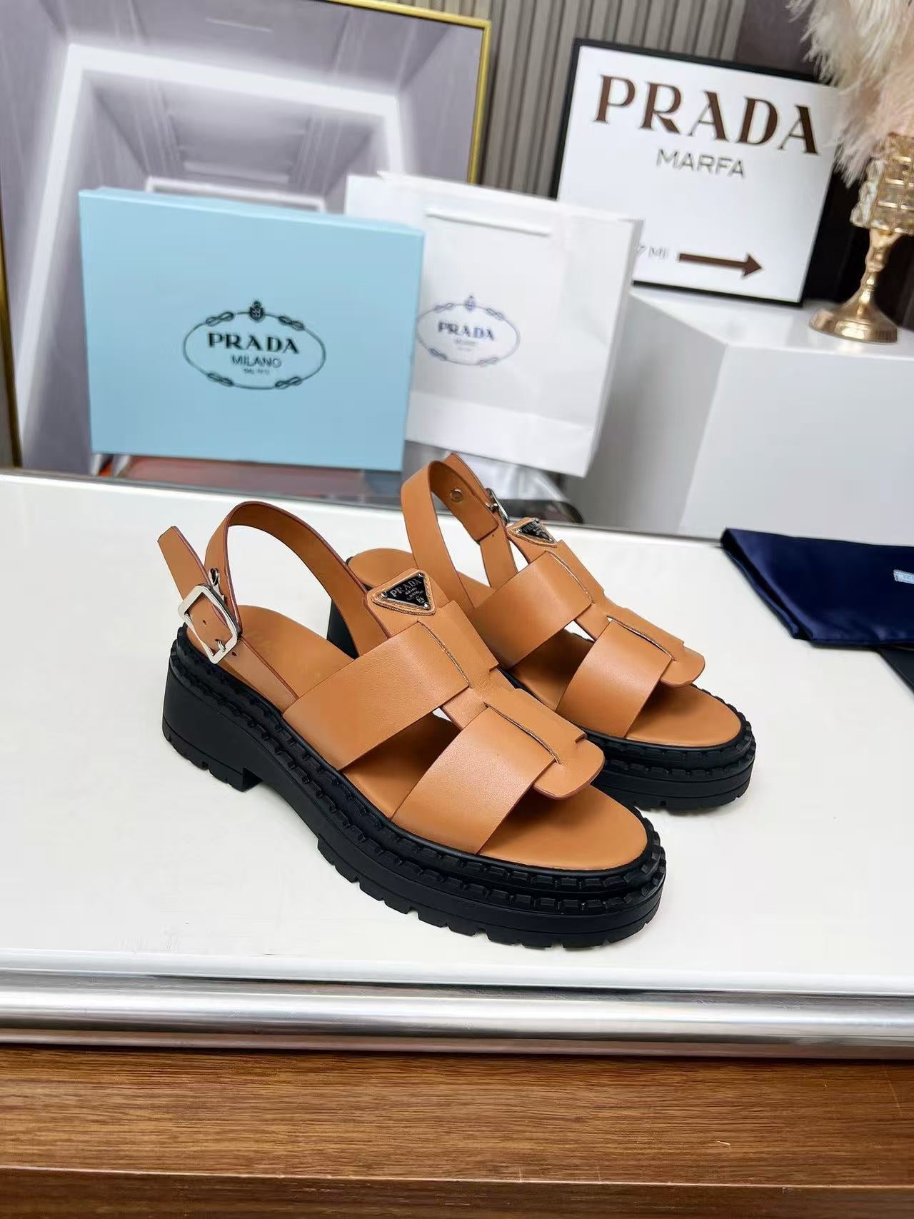 Platform sandals