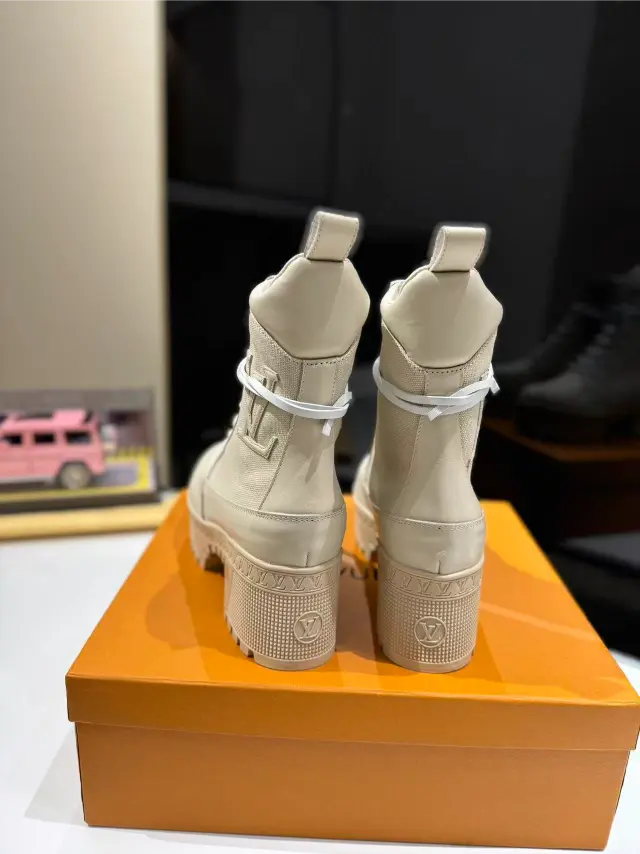 Laureate Platform Desert Boot