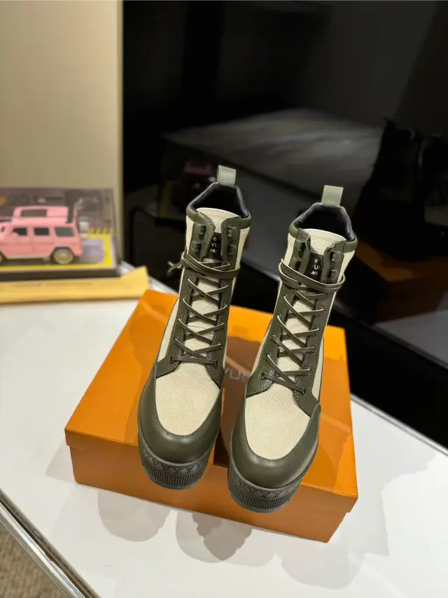 Laureate Platform Desert Boot