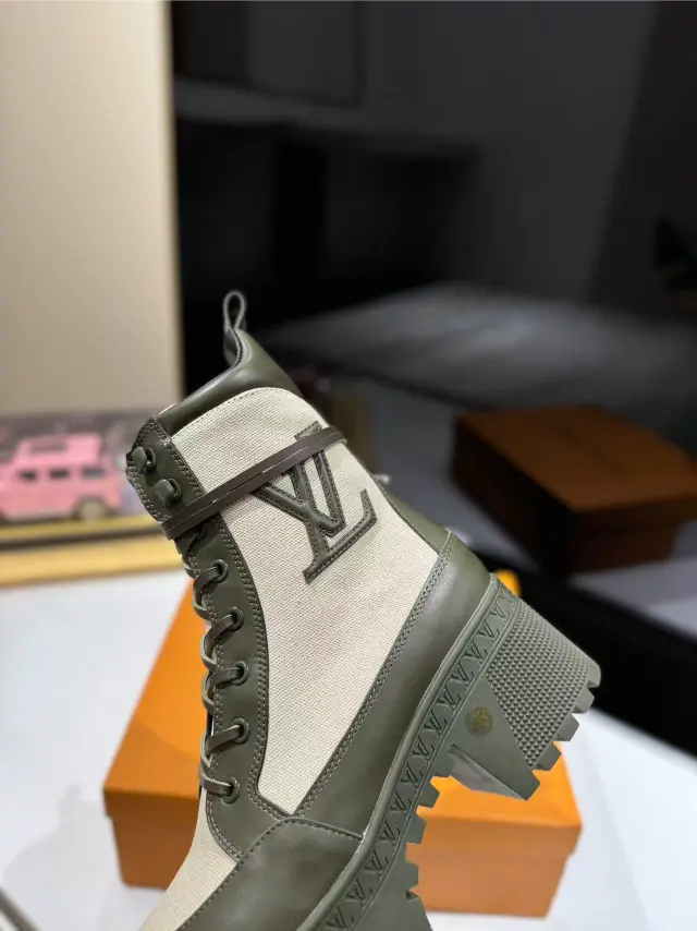 Laureate Platform Desert Boot