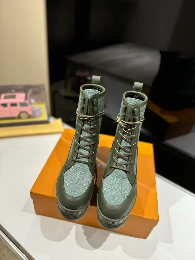 Laureate Platform Desert Boot