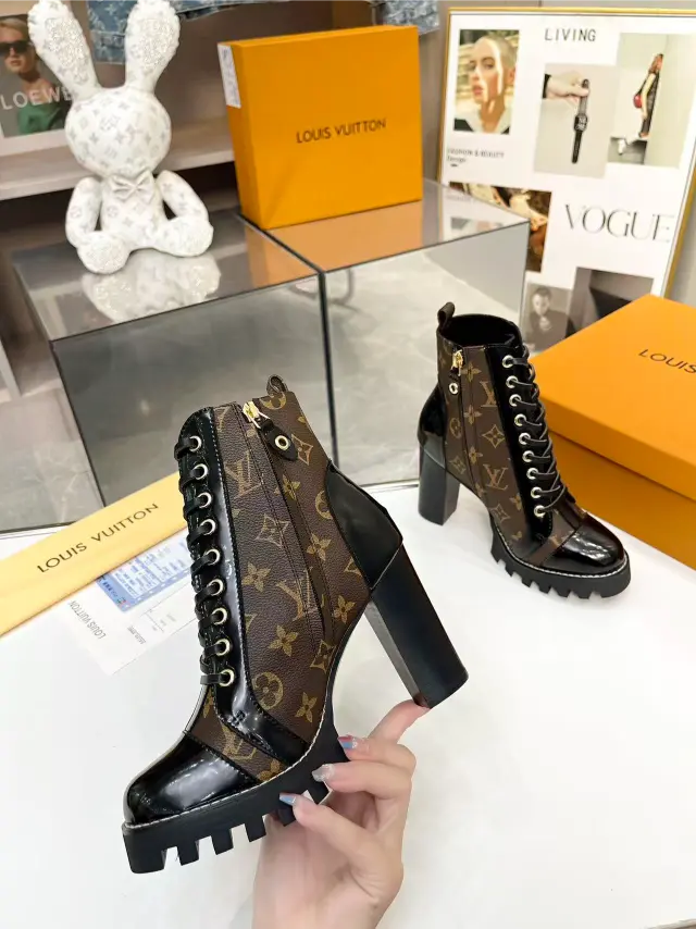 Women's Star Trail Ankle Boots