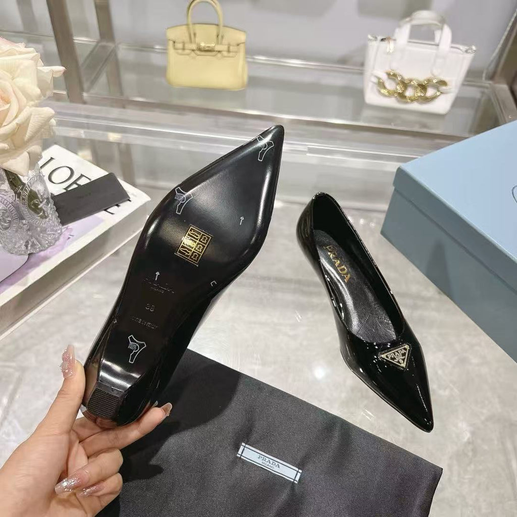 Patent leather pointed stiletto high heels