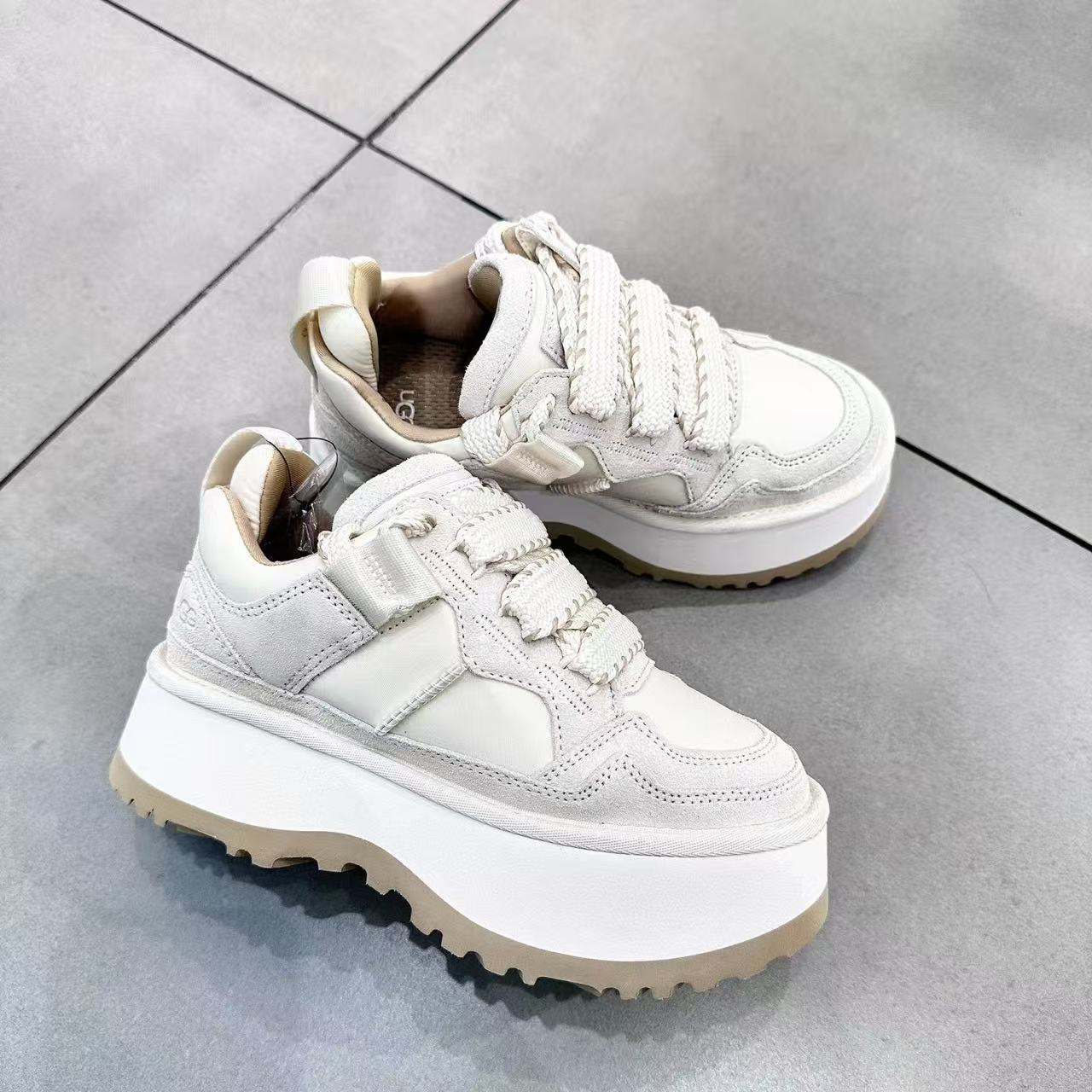 Astromel Hiking Shoes