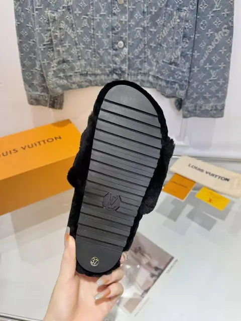 2025 new plush slippers