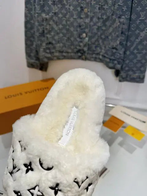 2025 new plush slippers