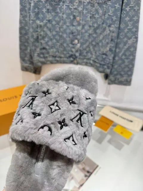 2025 new plush slippers