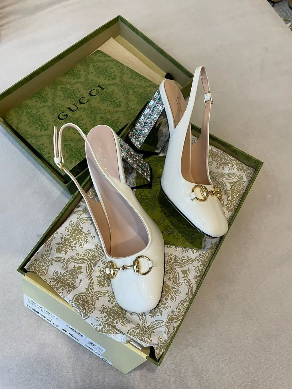 Horsebit pumpwith crystals