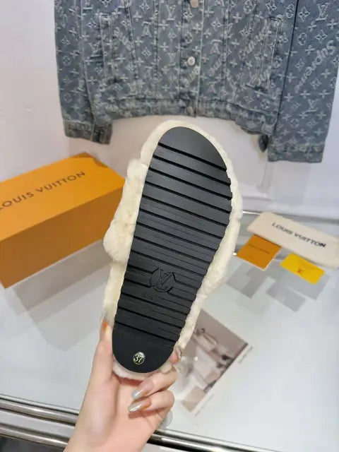 2025 new plush slippers