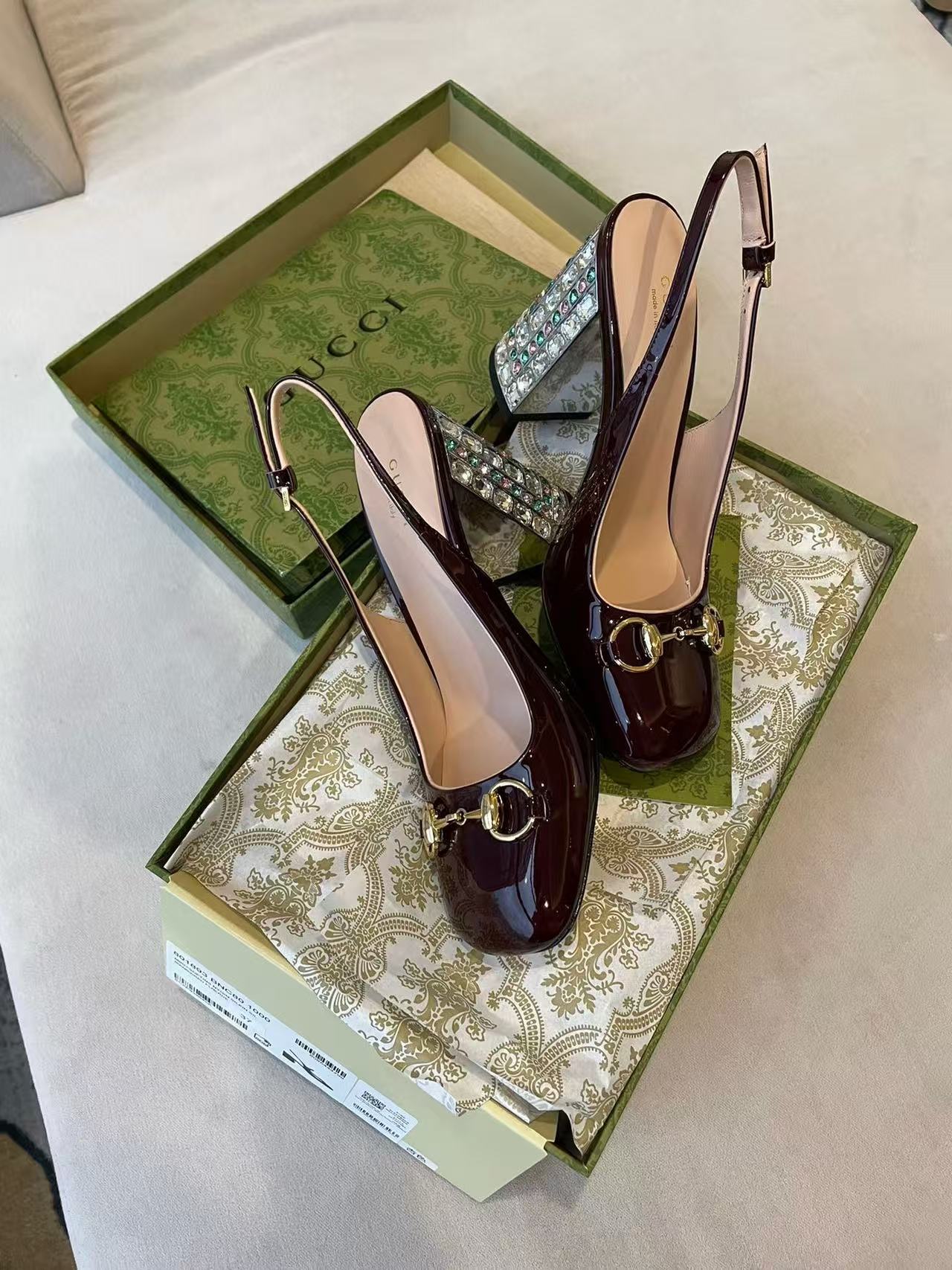 patent leather high-heeled sandals