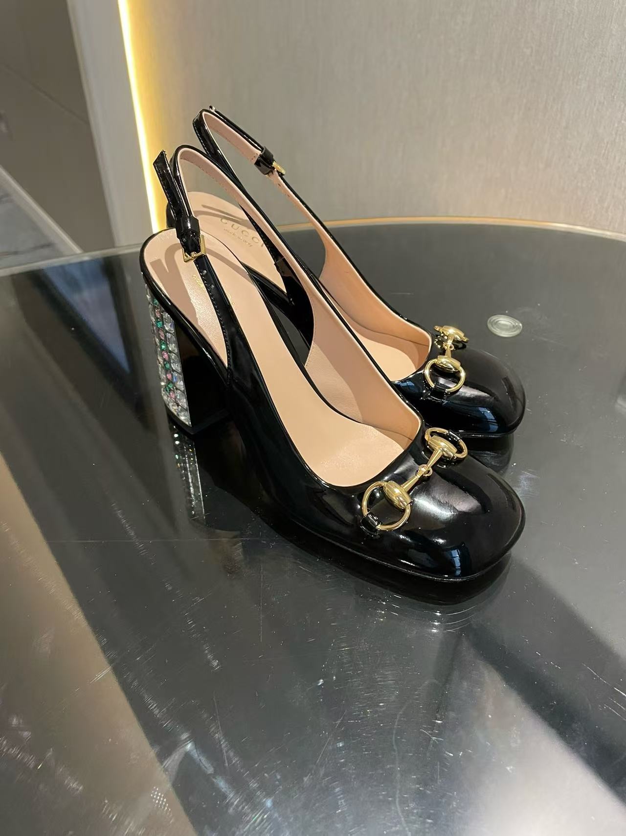 patent leather high-heeled sandals