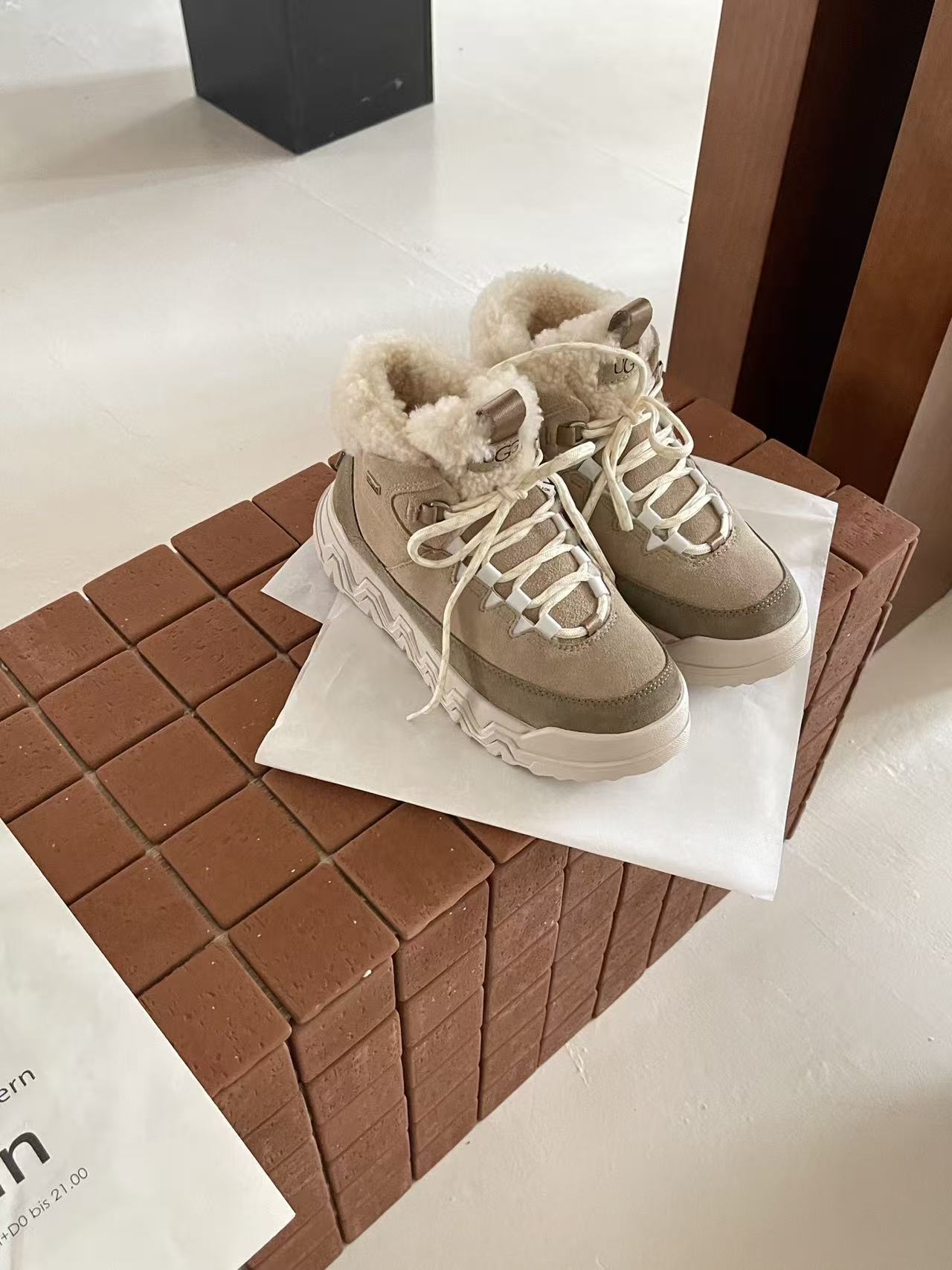 High-top warm casual sports shoes