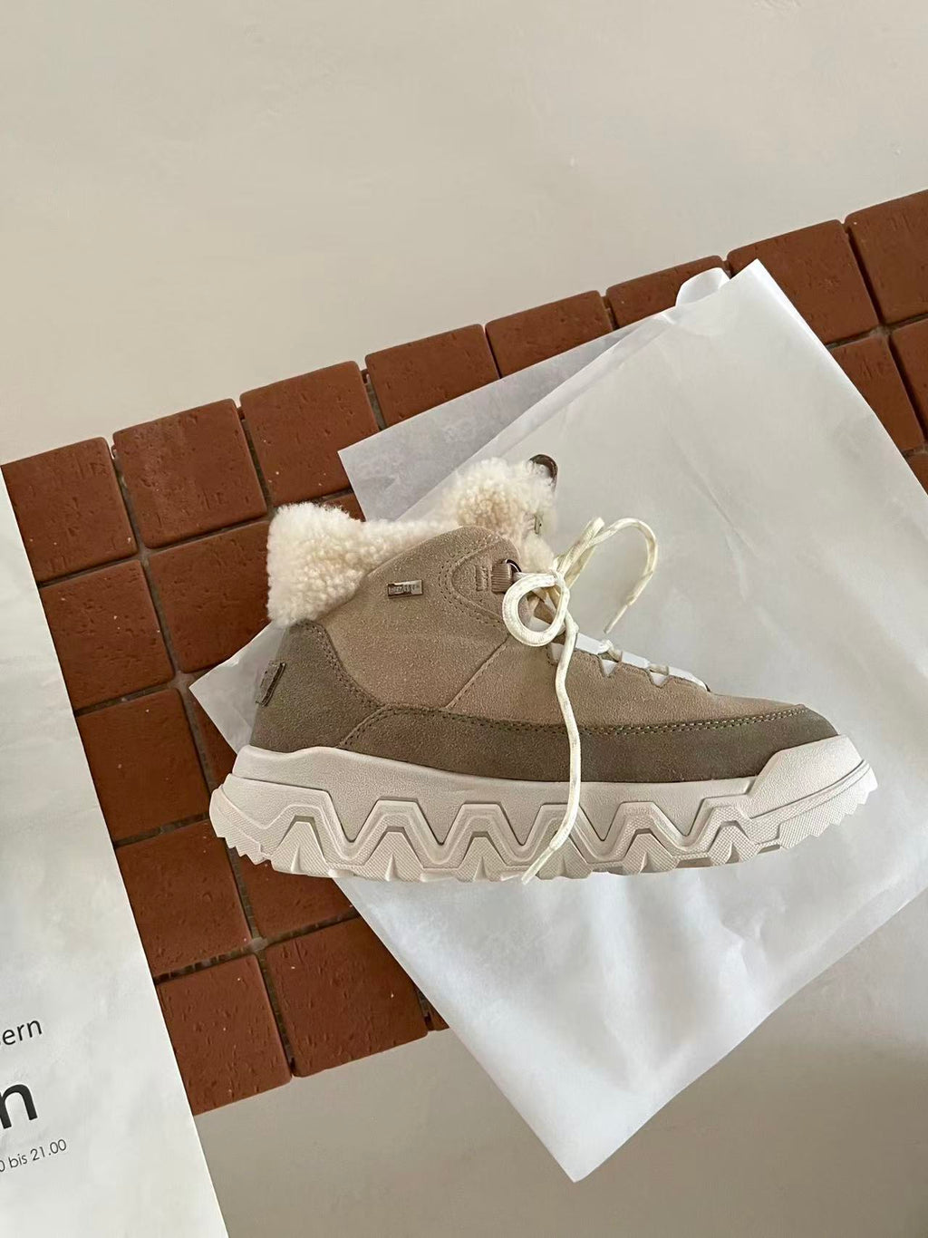 High-top warm casual sports shoes