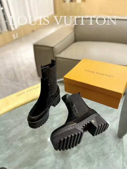 Platform Chelsea Boot