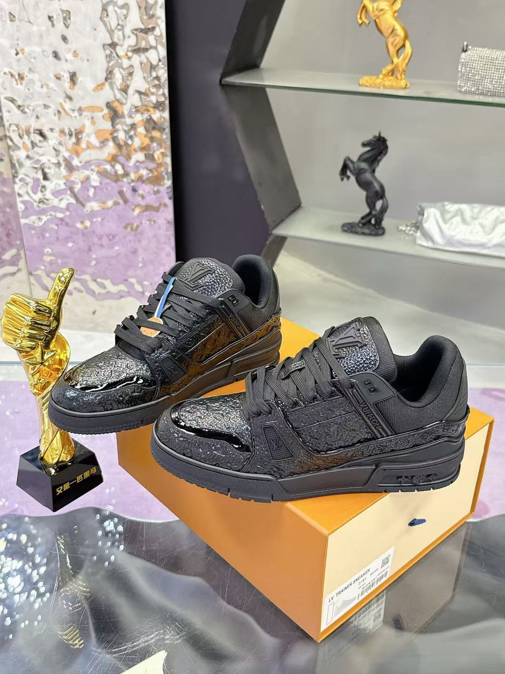 Old flower embossed casual sneakers