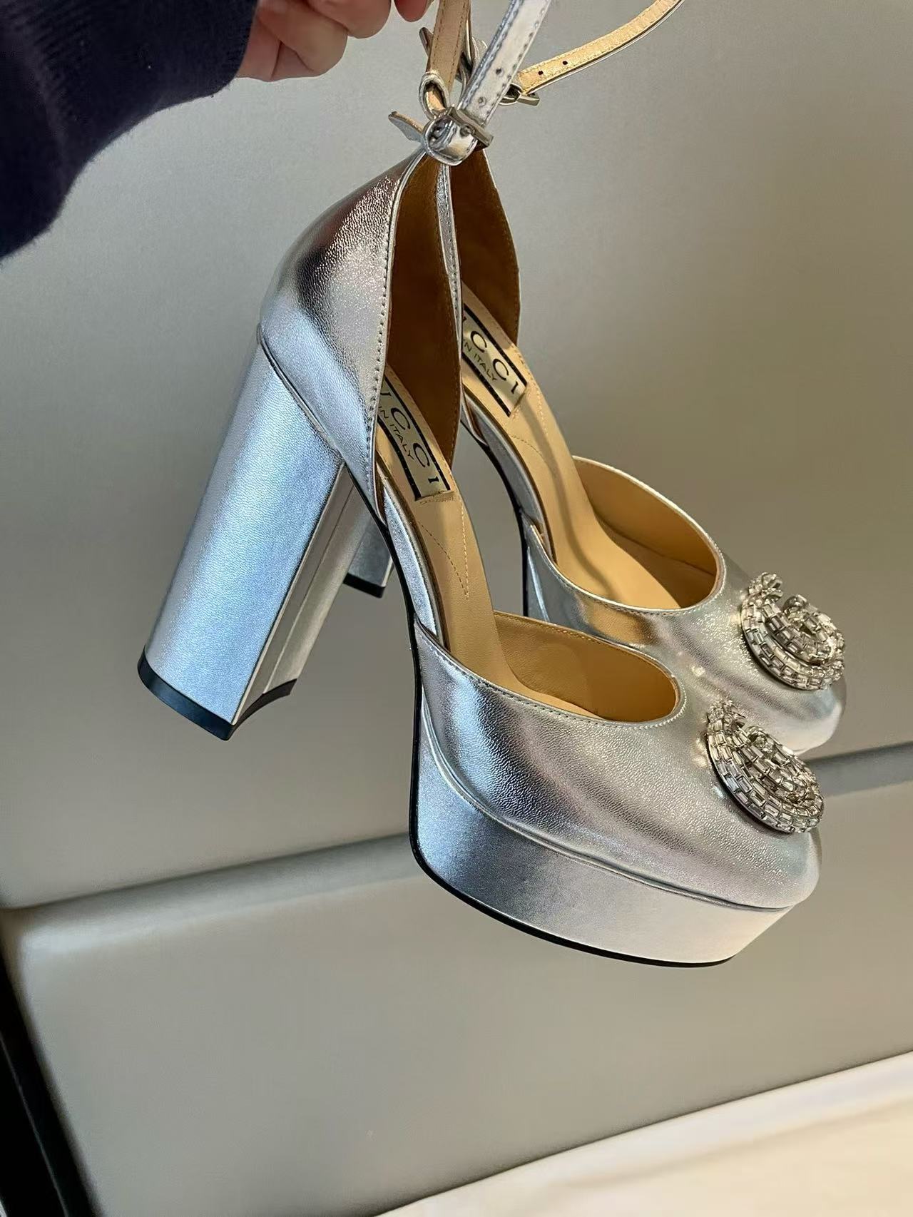 women's high-heeled sandals