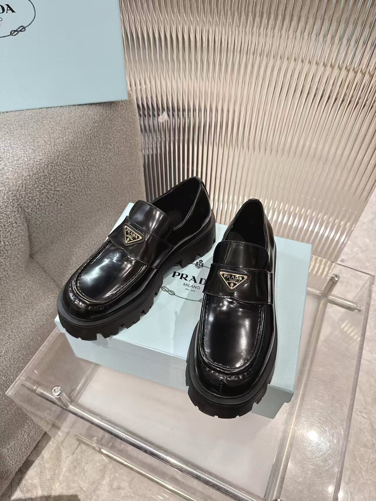 Black Monolith patent leatherloafers